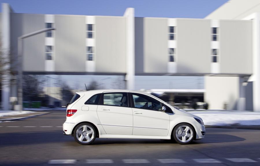  Mercedes-Benz B55 AMG Concept 2010 года  (фото 33 из 46)